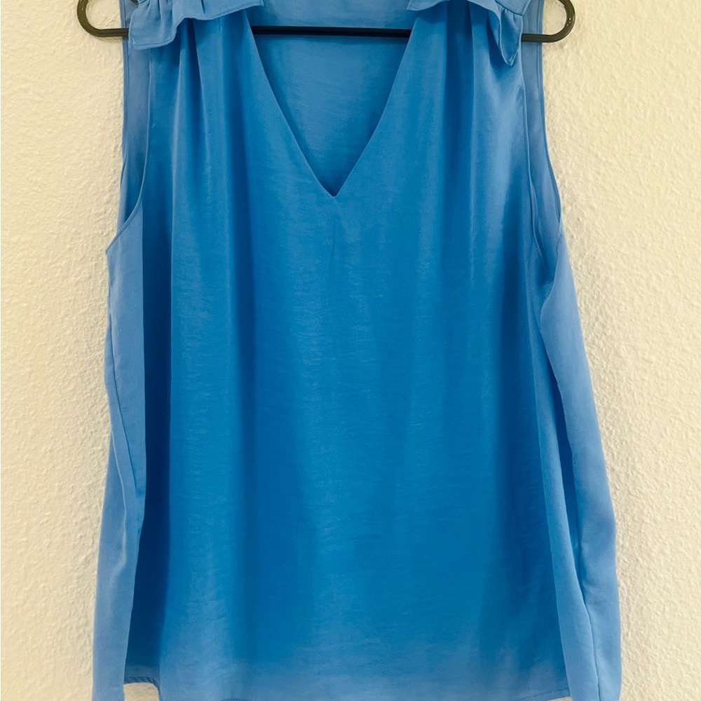 NWOT | GAP Flutter V Neck Top
